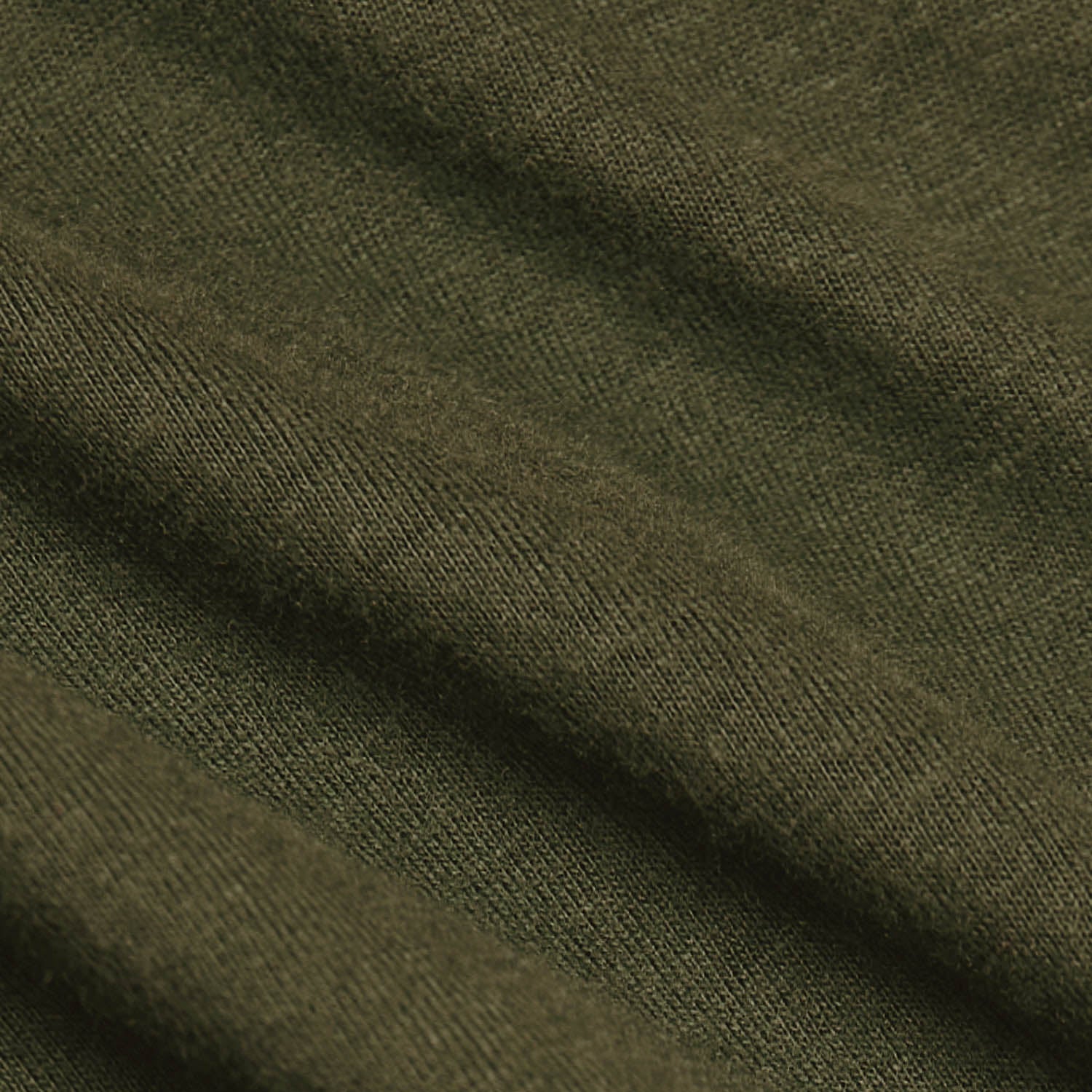 Maglietta girocollo verde militare taglio tall